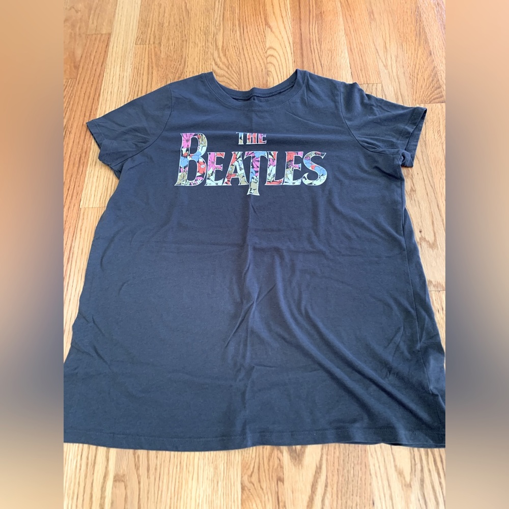 Torrid Gray Beatles T-shirt women’s size 1(14-16)